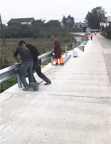 波形护栏安装