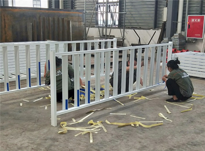 成都百叶隔离栏