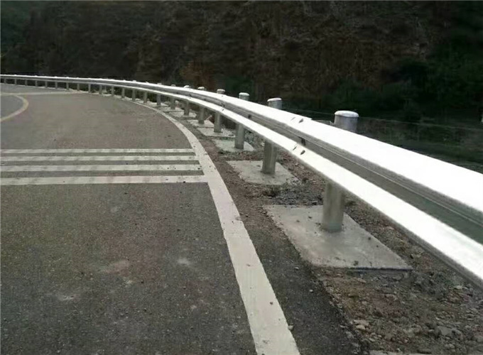 成都非标波形护栏
